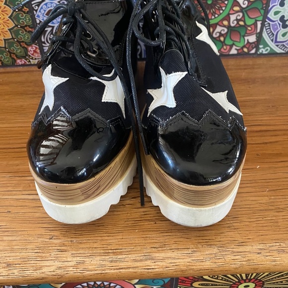 FABULOUSLY FUN ⭐️Glister shoes⭐️ in GREAT shape!! - Picture 10 of 13